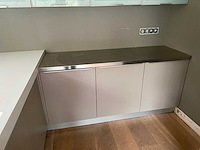 Keuken met apparatuur - afbeelding 2 van  49