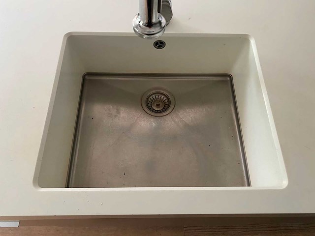 Keuken met apparatuur - afbeelding 13 van  49