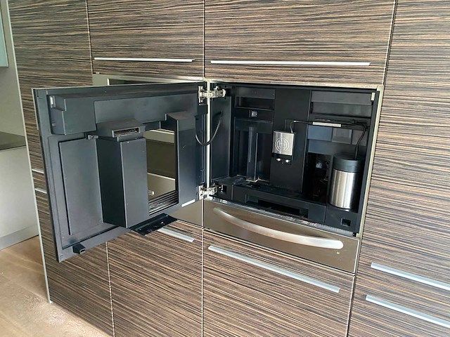 Keuken met apparatuur - afbeelding 21 van  49
