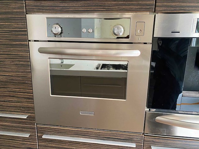Keuken met apparatuur - afbeelding 26 van  49