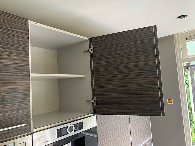 Keuken met apparatuur - afbeelding 29 van  49