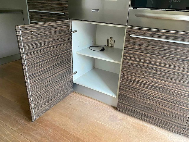Keuken met apparatuur - afbeelding 33 van  49