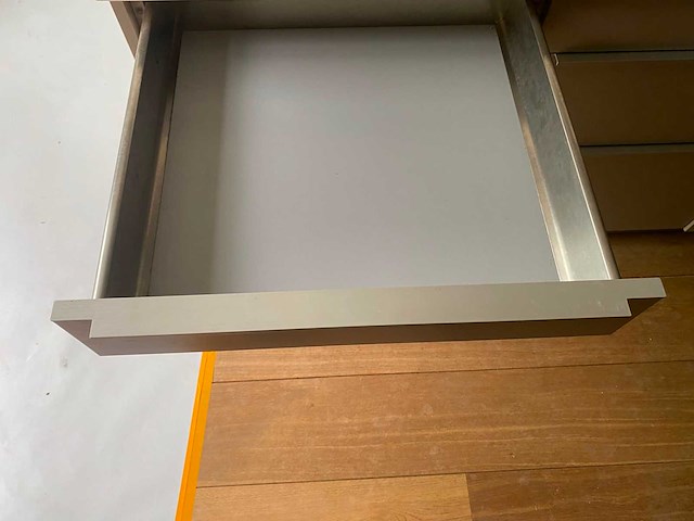 Keuken met apparatuur - afbeelding 48 van  49