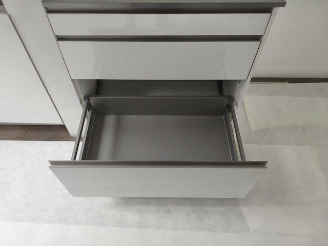 Keuken met apparatuur - afbeelding 8 van  24