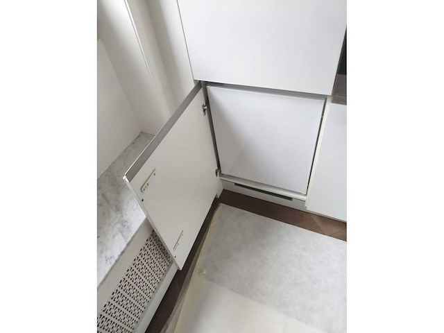 Keuken met apparatuur - afbeelding 15 van  24