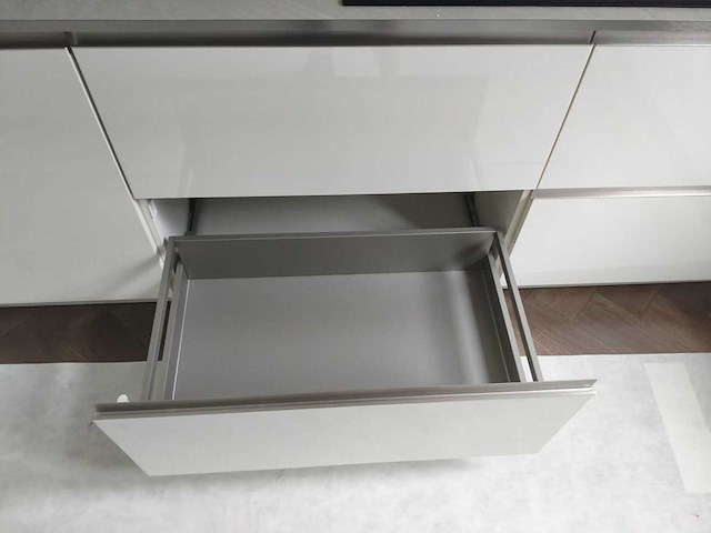 Keuken met apparatuur - afbeelding 24 van  24