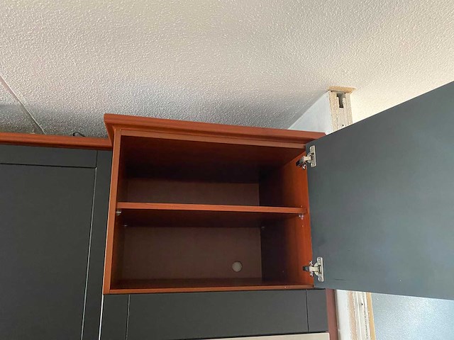Keuken met apparatuur - afbeelding 9 van  29
