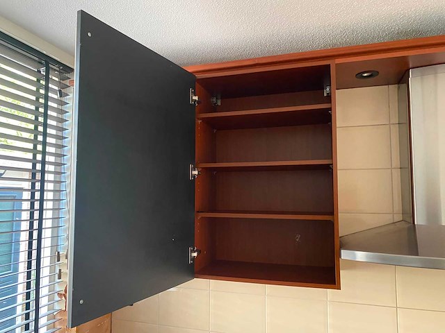 Keuken met apparatuur - afbeelding 20 van  29