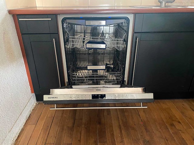 Keuken met apparatuur - afbeelding 24 van  29