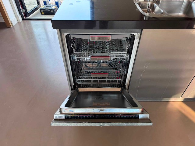Keuken met apparatuur - afbeelding 18 van  29