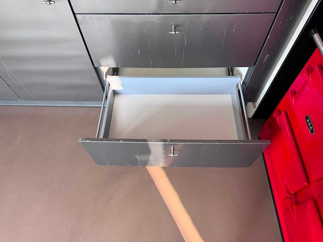 Keuken met apparatuur - afbeelding 19 van  29
