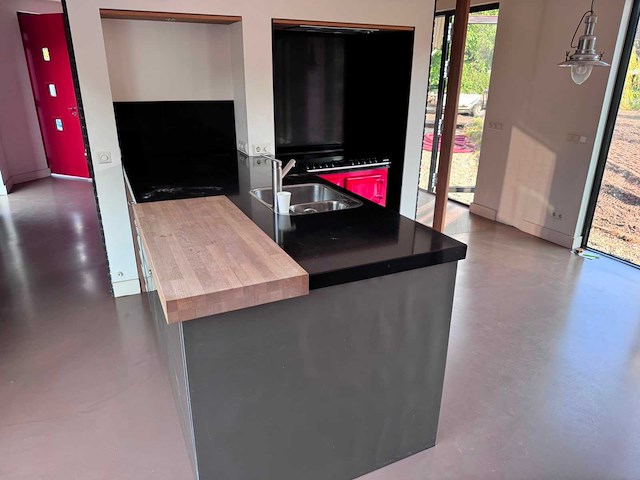 Keuken met apparatuur - afbeelding 23 van  29
