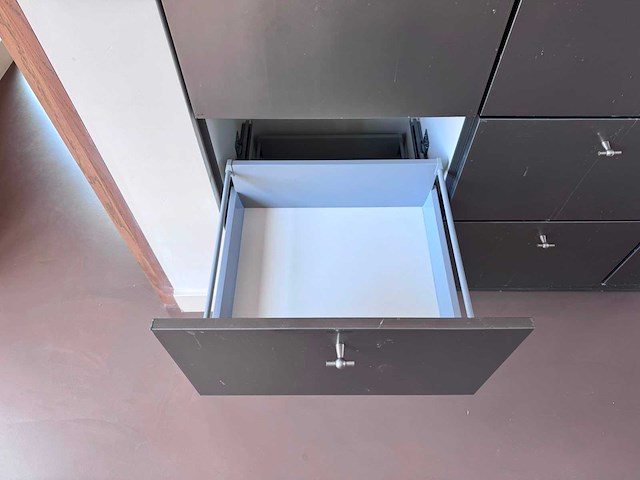 Keuken met apparatuur - afbeelding 25 van  29