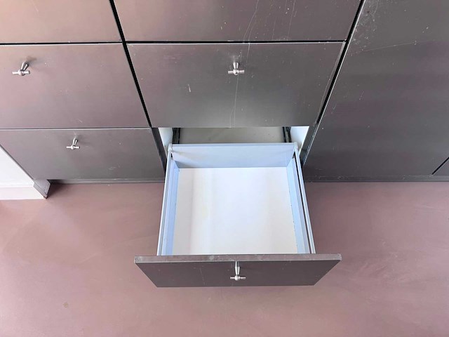 Keuken met apparatuur - afbeelding 28 van  29