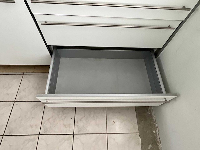 Keuken met apparatuur - afbeelding 11 van  35