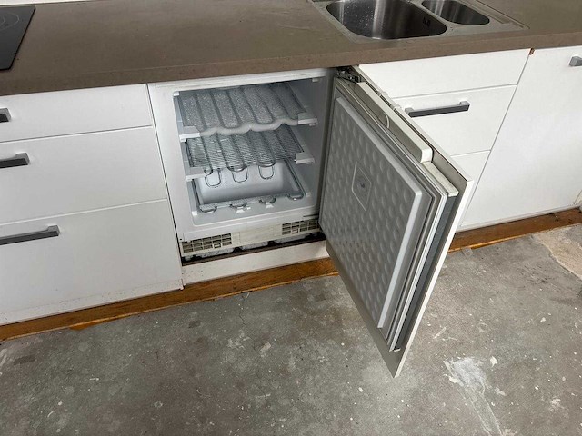 Keuken met apparatuur - afbeelding 5 van  18