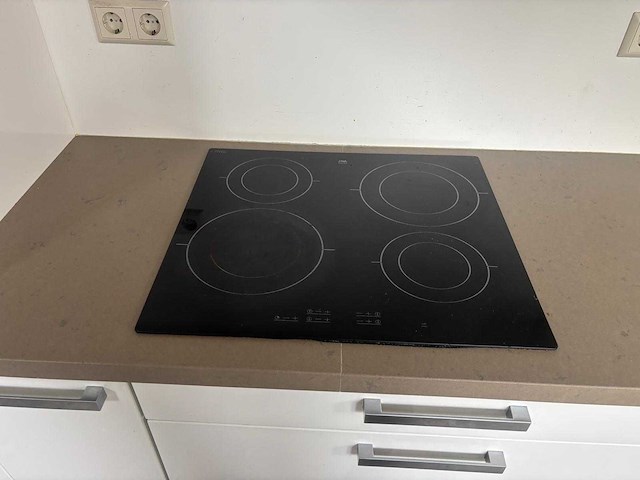 Keuken met apparatuur - afbeelding 17 van  18