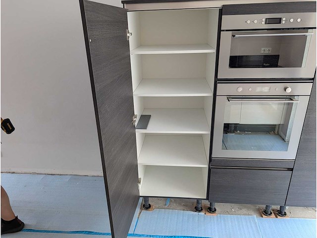 Keuken met apparatuur - afbeelding 10 van  25