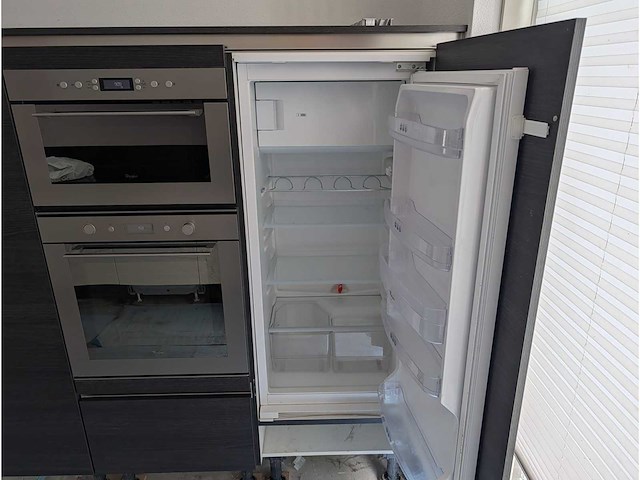 Keuken met apparatuur - afbeelding 16 van  25