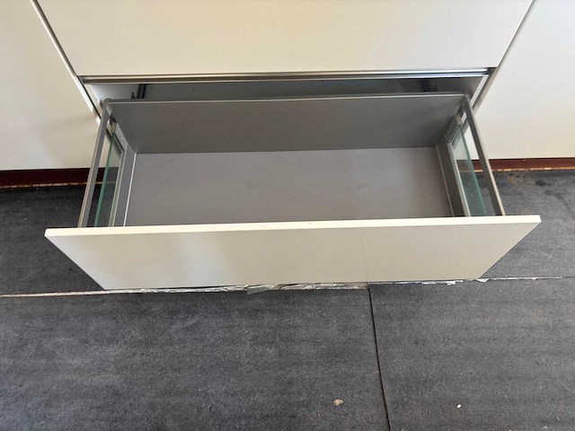 Keuken met apparatuur - afbeelding 11 van  28
