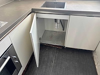 Keuken met apparatuur - afbeelding 18 van  28