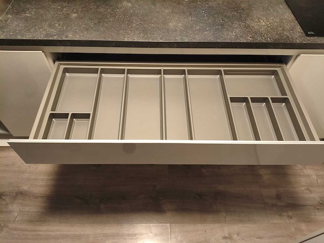 Keuken met apparatuur - afbeelding 3 van  17