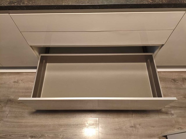 Keuken met apparatuur - afbeelding 5 van  17