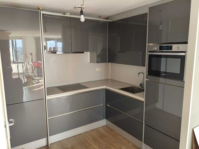 Keuken met apparatuur - afbeelding 1 van  26