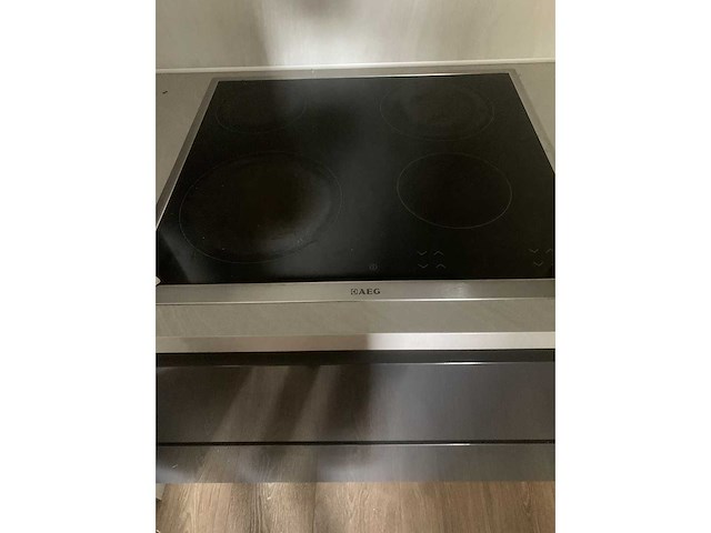 Keuken met apparatuur - afbeelding 18 van  26