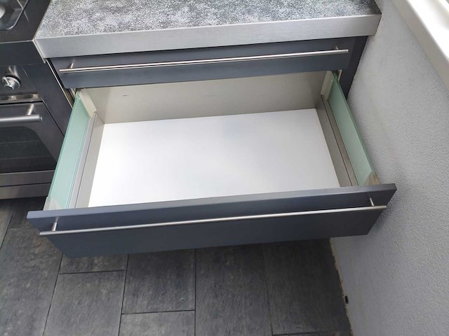 Keuken met apparatuur - afbeelding 3 van  19
