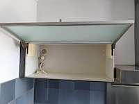 Keuken met apparatuur - afbeelding 11 van  19