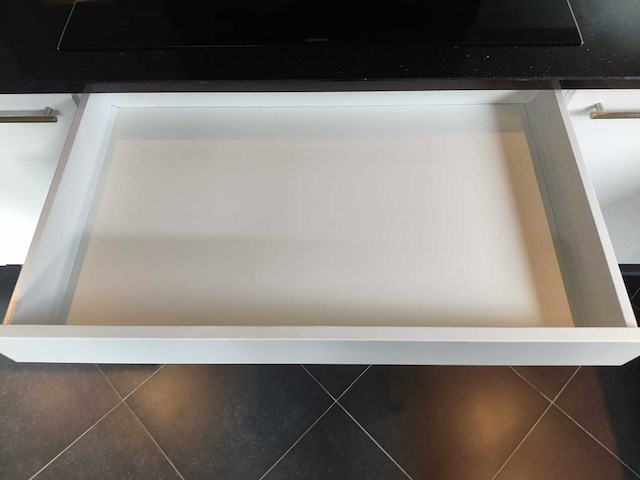 Keuken met apparatuur - afbeelding 4 van  23