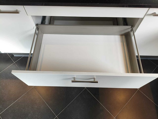 Keuken met apparatuur - afbeelding 5 van  23