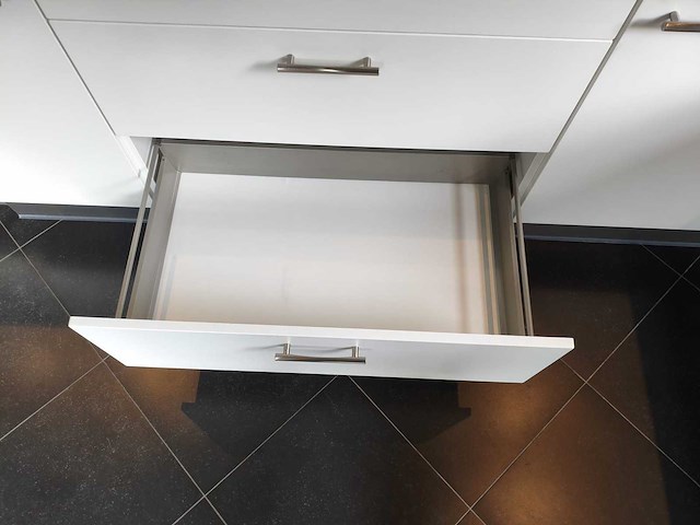 Keuken met apparatuur - afbeelding 6 van  23