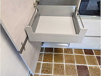 Keuken met apparatuur - afbeelding 7 van  11