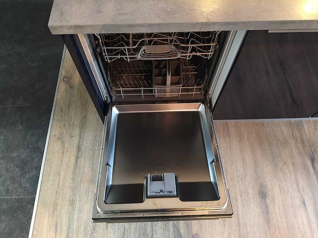 Keuken met apparatuur - afbeelding 8 van  22