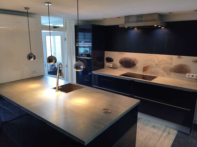 Keuken met apparatuur - afbeelding 1 van  22