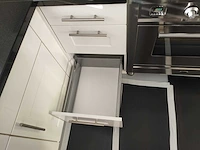 Keuken met apparatuur - afbeelding 4 van  28