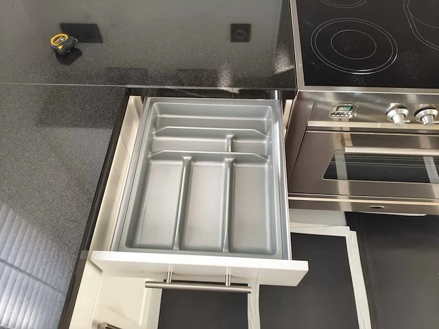 Keuken met apparatuur - afbeelding 5 van  28