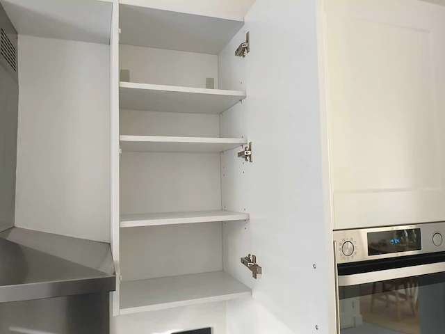 Keuken met apparatuur - afbeelding 9 van  28