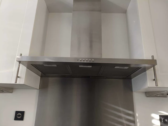 Keuken met apparatuur - afbeelding 10 van  28