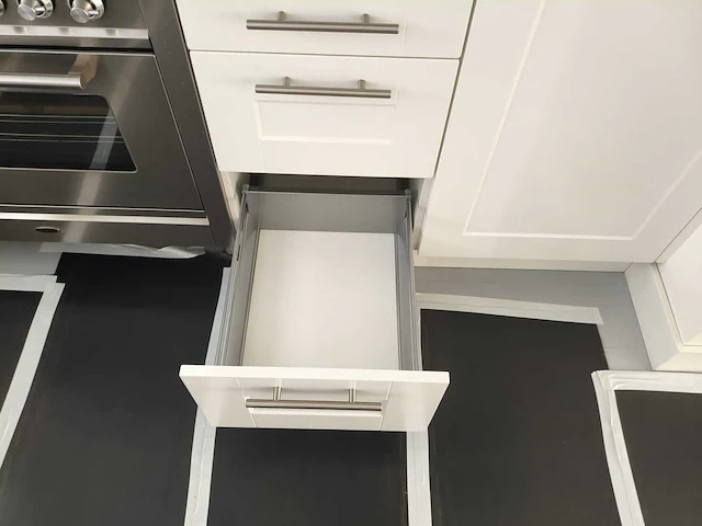 Keuken met apparatuur - afbeelding 17 van  28