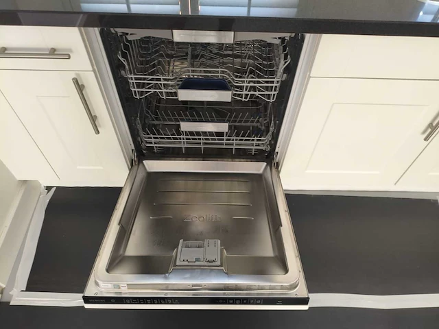 Keuken met apparatuur - afbeelding 22 van  28