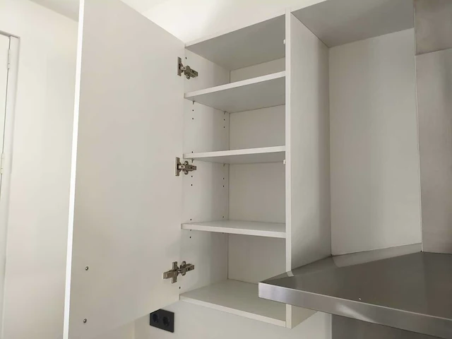 Keuken met apparatuur - afbeelding 28 van  28