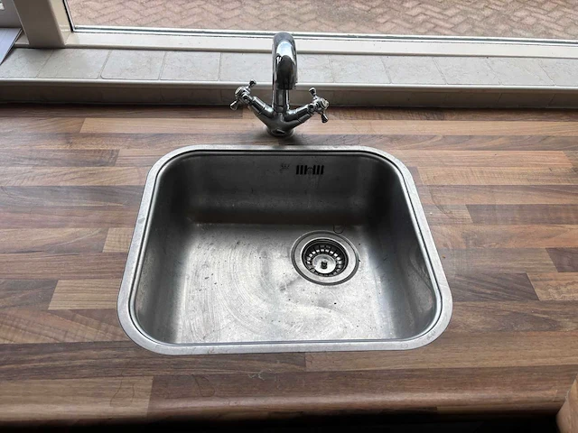 Keuken met apparatuur - afbeelding 15 van  29