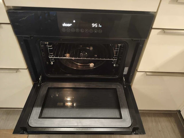 Keuken met apparatuur - afbeelding 7 van  24