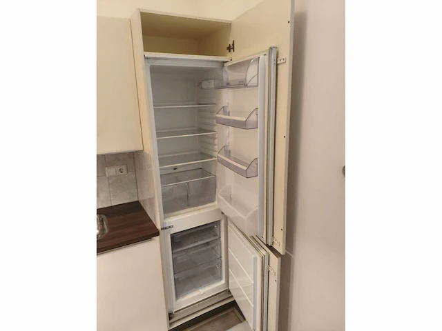 Keuken met apparatuur - afbeelding 10 van  24