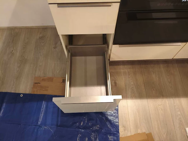 Keuken met apparatuur - afbeelding 18 van  24