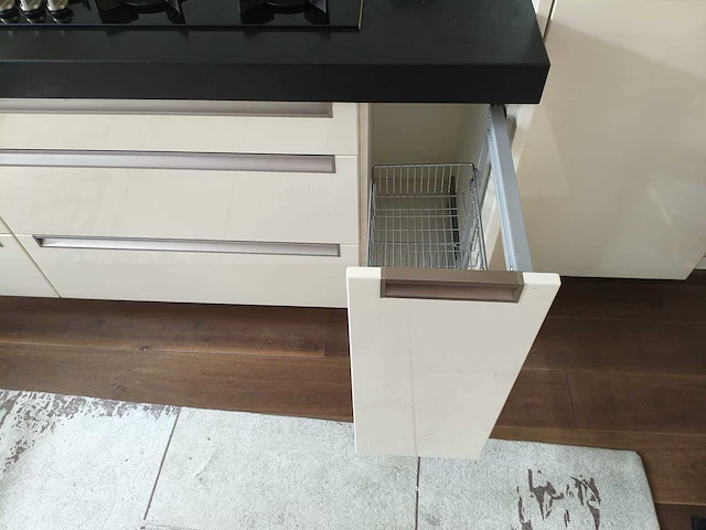 Keuken met apparatuur - afbeelding 5 van  26