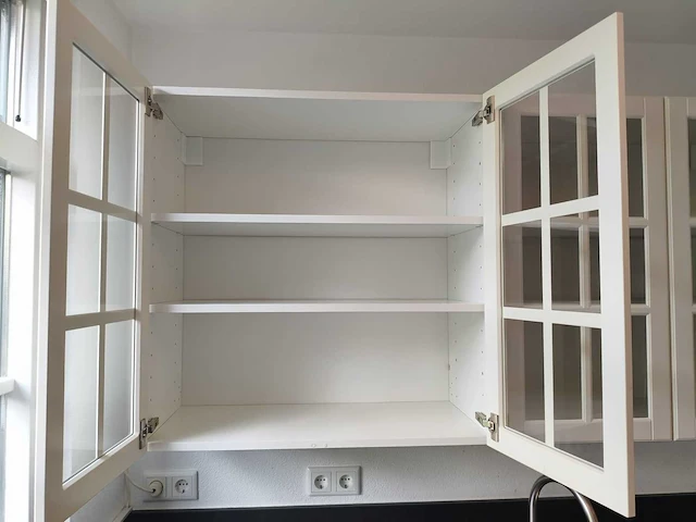 Keuken met apparatuur - afbeelding 7 van  26